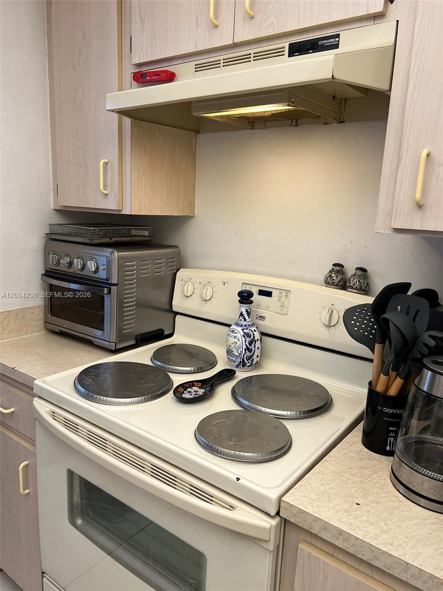 9710 Hammocks Boulevard 204-31 — photo 7