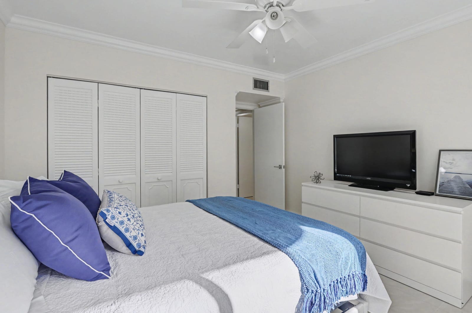 6328 W Longboat Ln W W 403 — photo 9