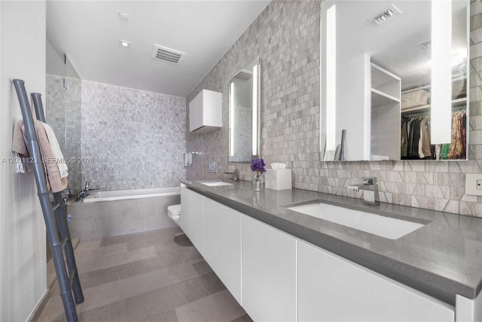 88 SW 7th Street 3208, Miami, FL 33130 photo 5