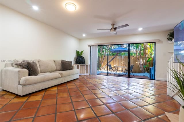 3014 NE 21st Terrace, Fort Lauderdale, FL 33306