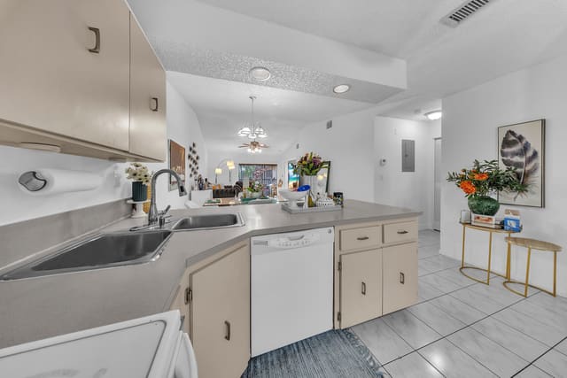 1023 Banks Road 201, Woodlake Isles North, Margate, FL