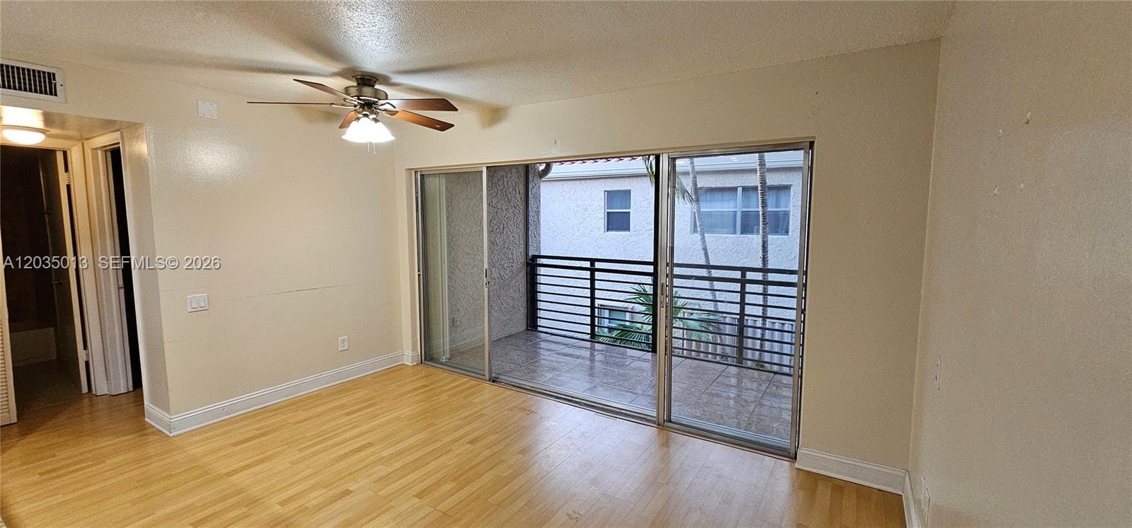 5352 NE 6th Avenue G9 — photo 3