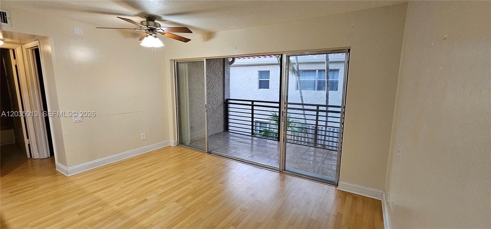 5352 NE 6th Avenue G9 — photo 4