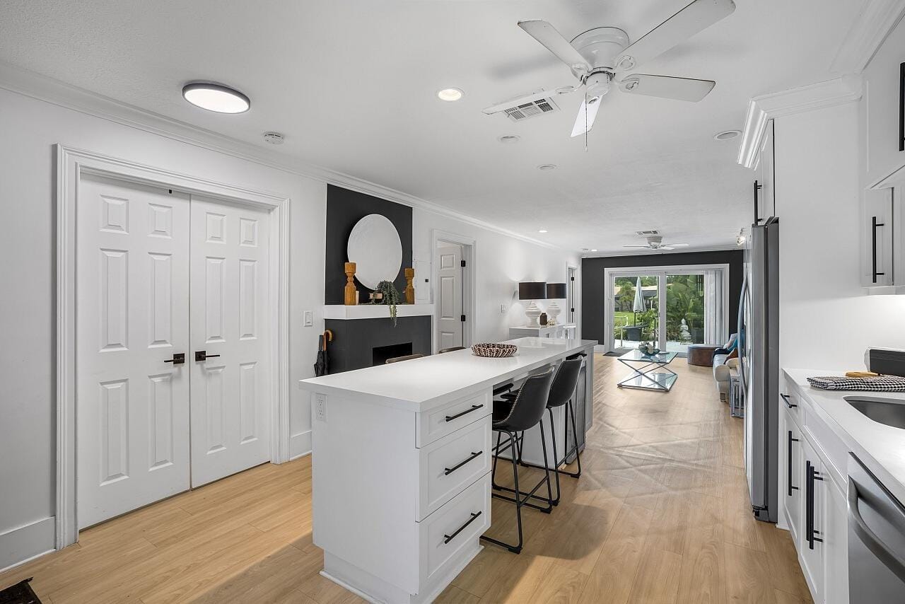 8900 Warwick Drive — photo 2