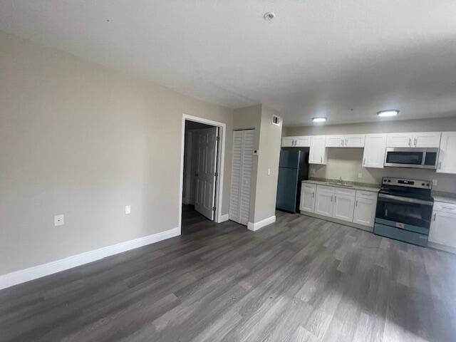 4393 Windsor Avenue 7 — photo 2