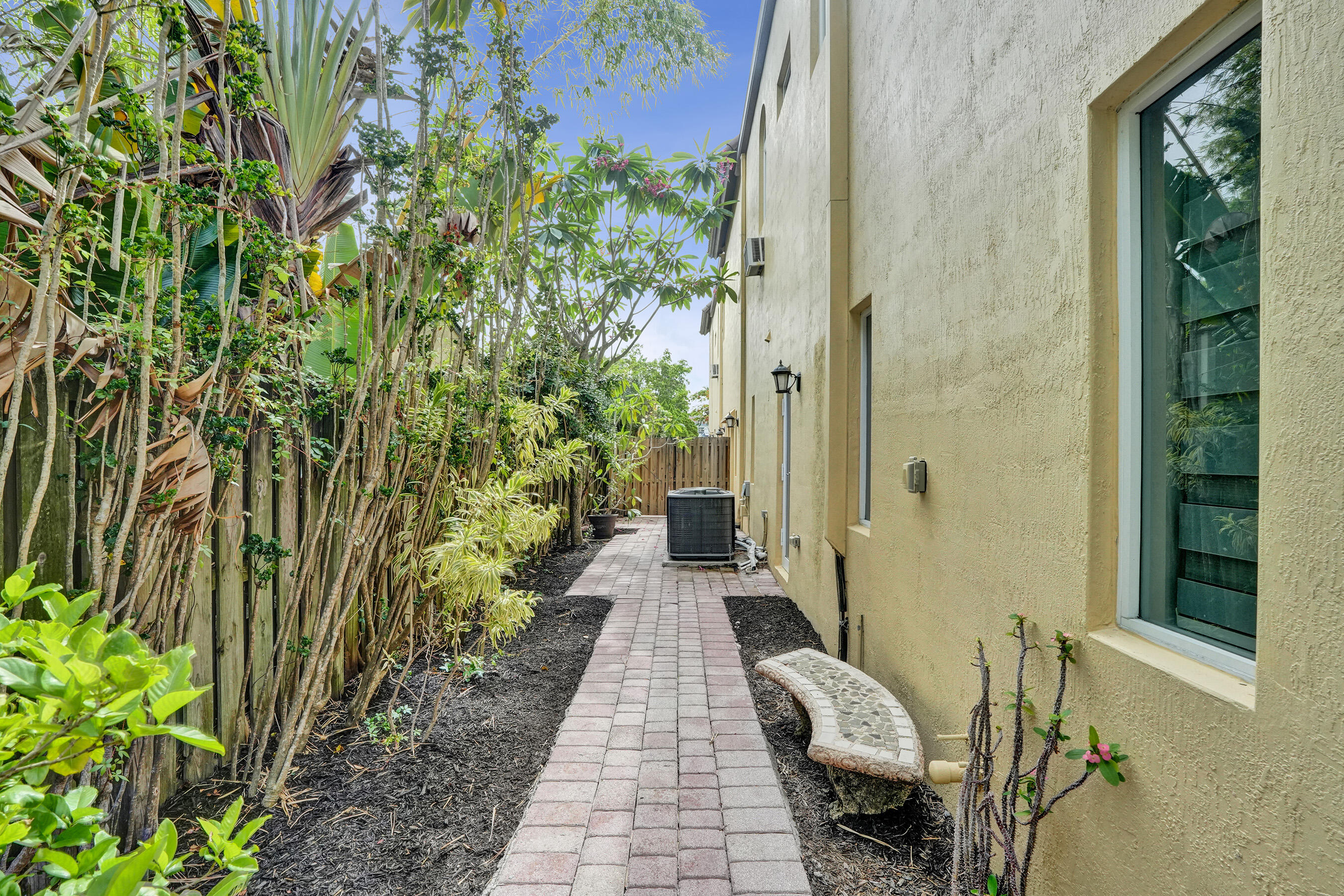 804 NE 7th Street — photo 10