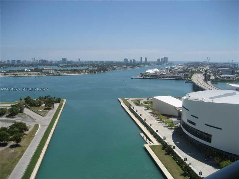 888 Biscayne Boulevard 3310, Miami, FL 33132, Miami