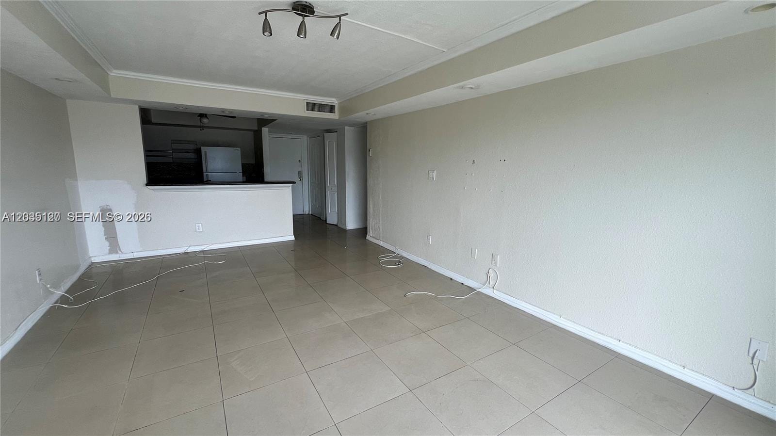 486 NW 165th St Road B-606, Miami, FL 33169 photo 16