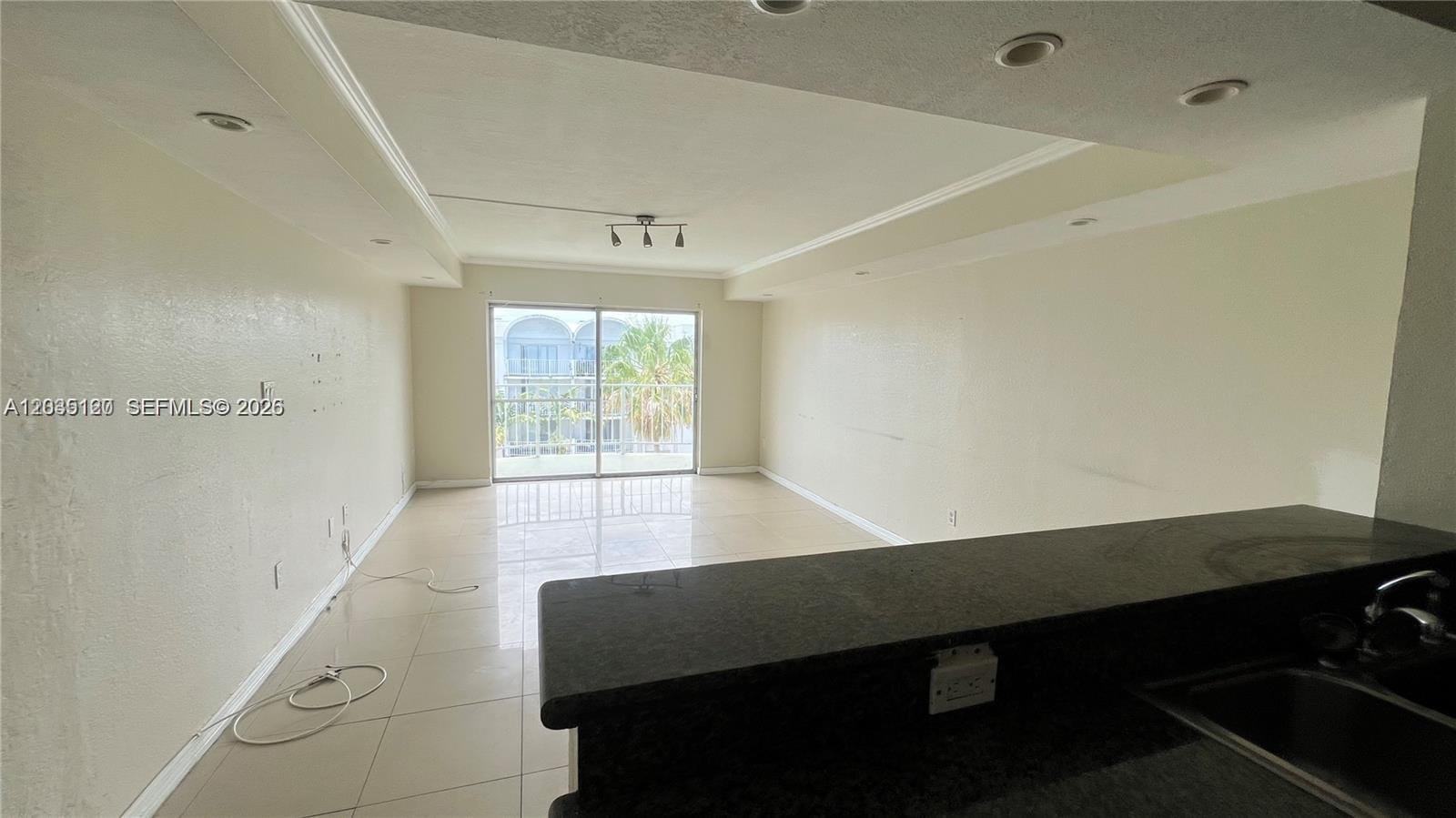 486 NW 165th St Road B-606 — photo 4