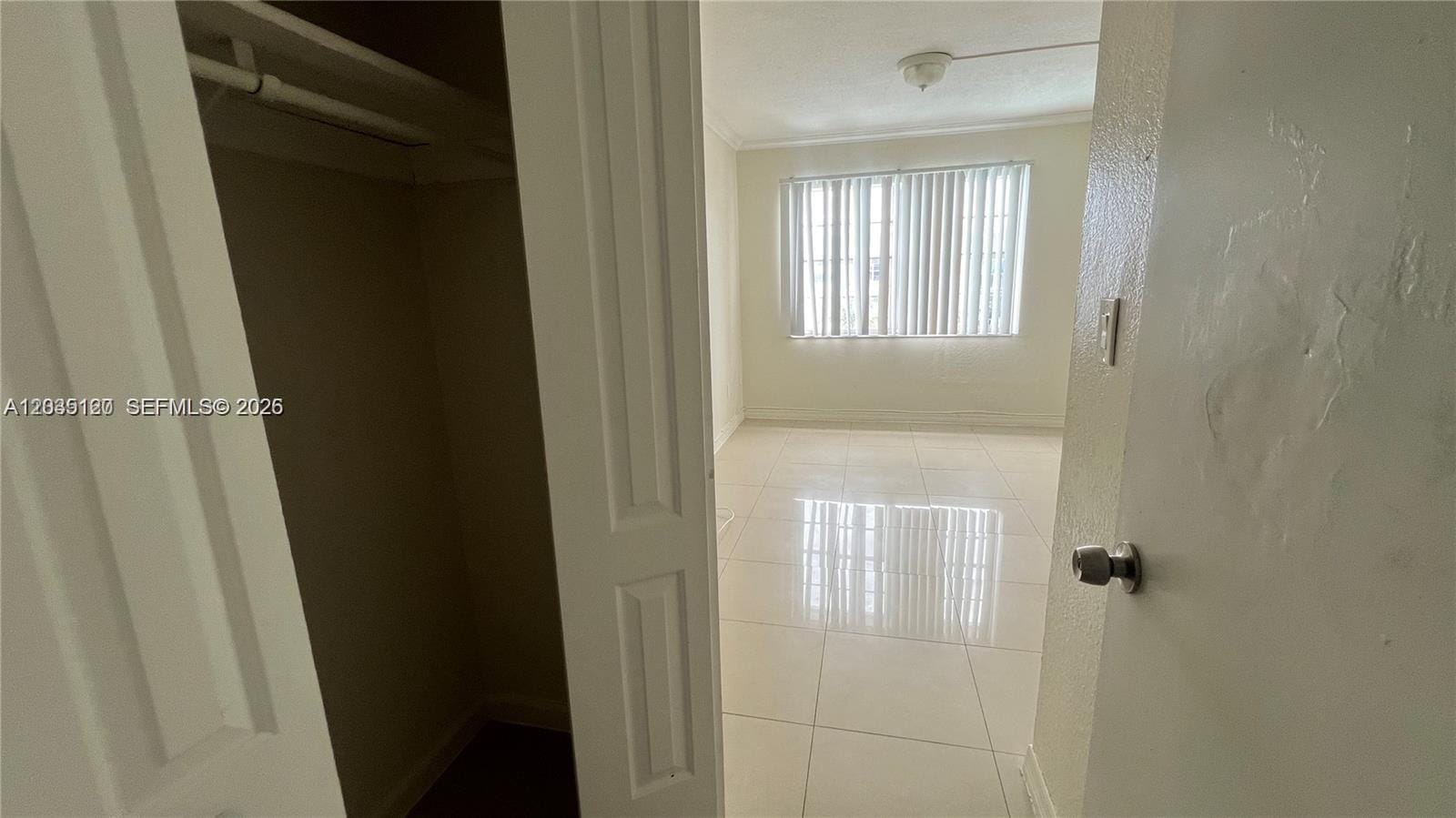 486 NW 165th St Road B-606 — photo 10