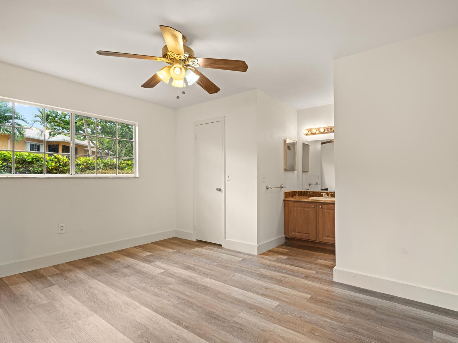 811 SE 4th Avenue C103, Dania Beach, FL 33004 photo 16