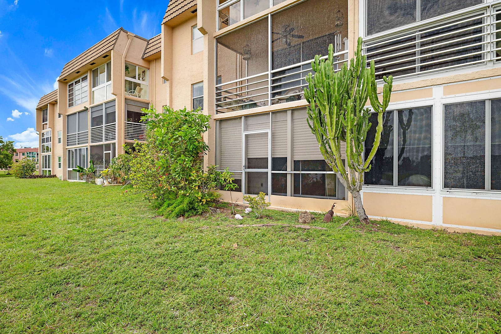 9201 Sunrise Lakes Boulevard 107, Sunrise, FL 33322 photo 27