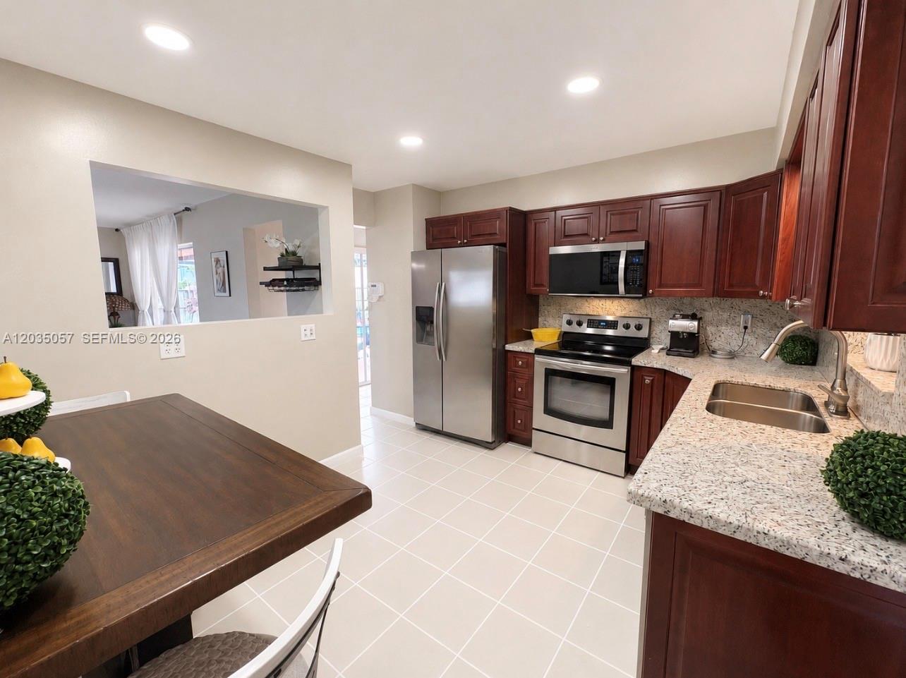 1812 N 45th Avenue — photo 12