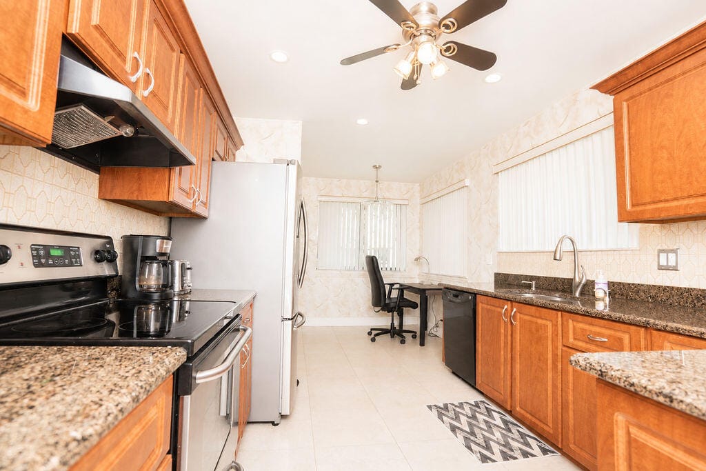 9310 SW 23rd Street 4003 — photo 11