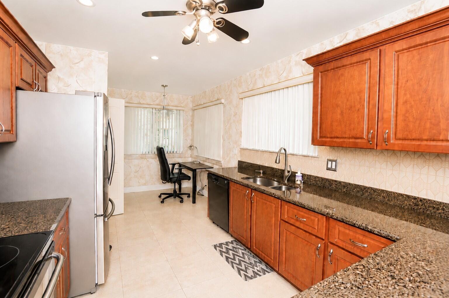 9310 SW 23rd Street 4003 — photo 12