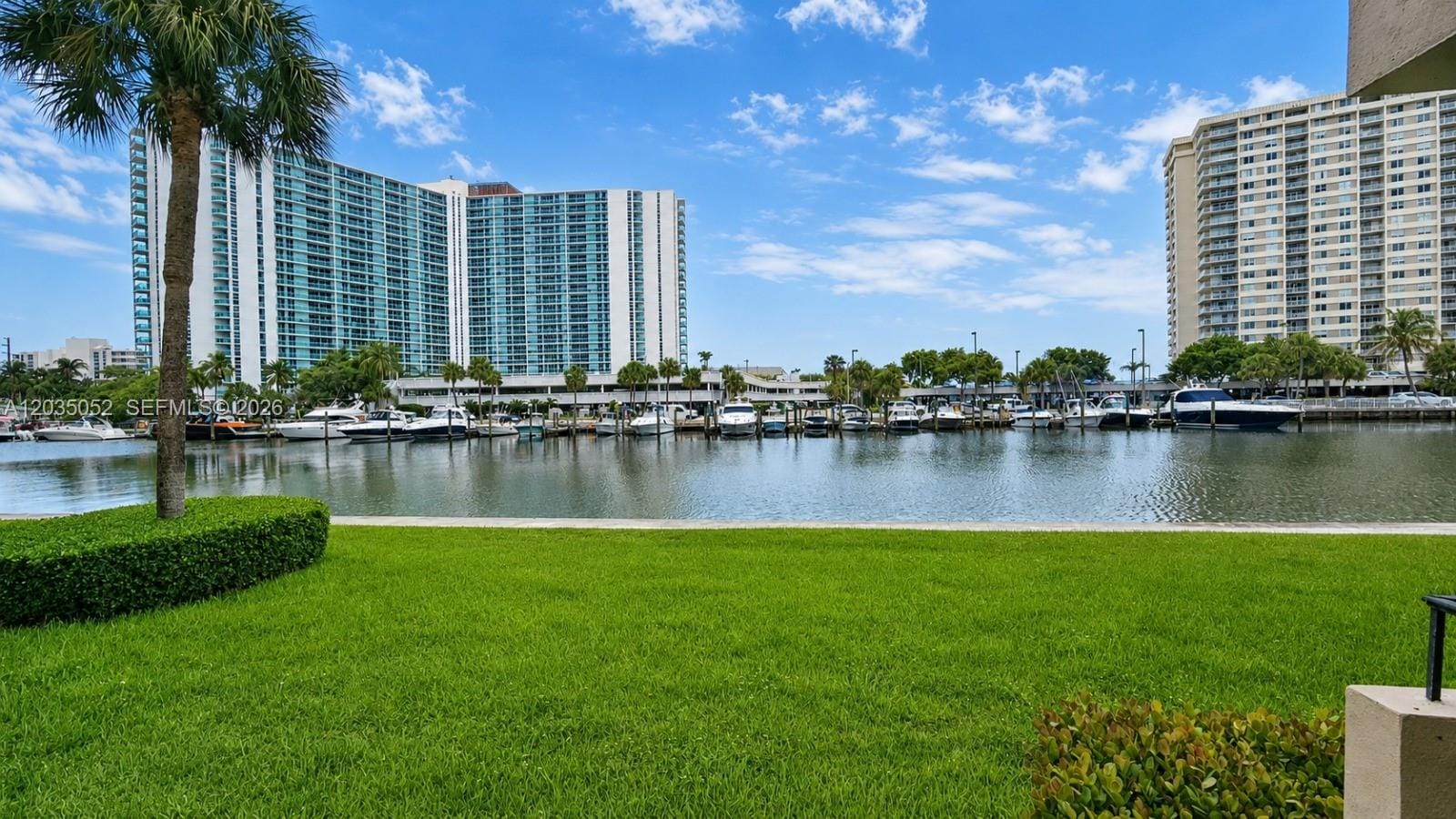 220 Kings Point Drive 105 — photo 2