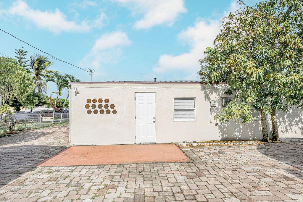 2333 Wabasso Drive, West Palm Beach, FL 33409 photo 14
