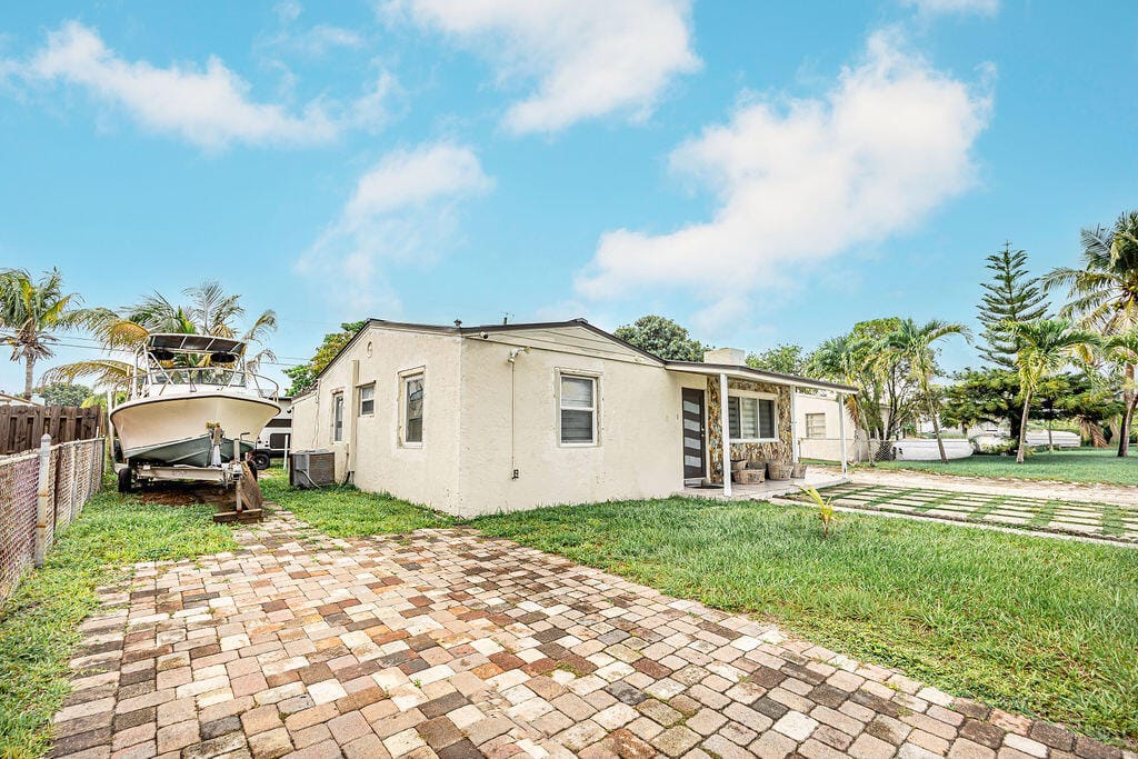 2333 Wabasso Drive, West Palm Beach, FL 33409 photo 5