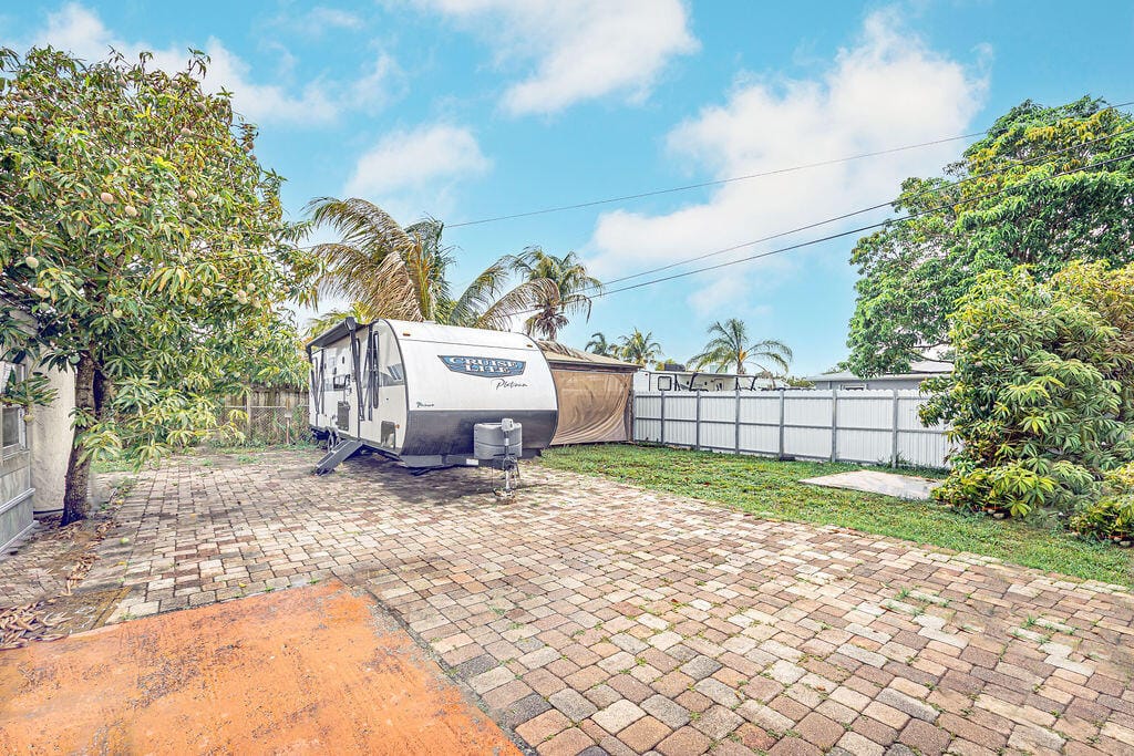 2333 Wabasso Drive, West Palm Beach, FL 33409 photo 6