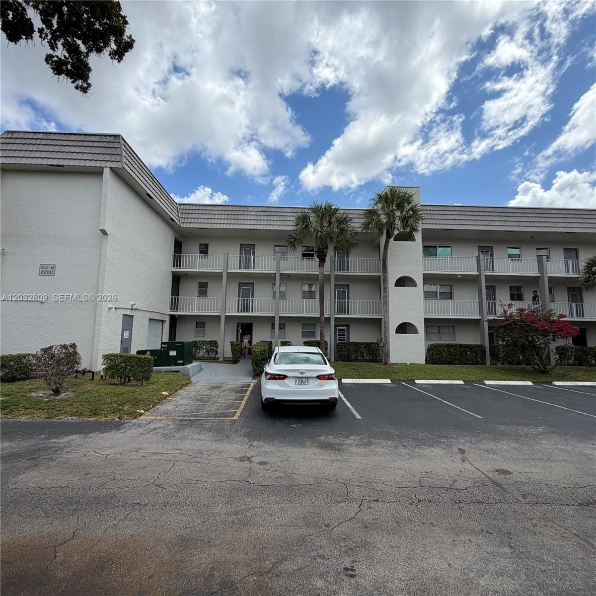 8200 Sunrise Lakes Boulevard 308, Sunrise, FL 33322 photo 2