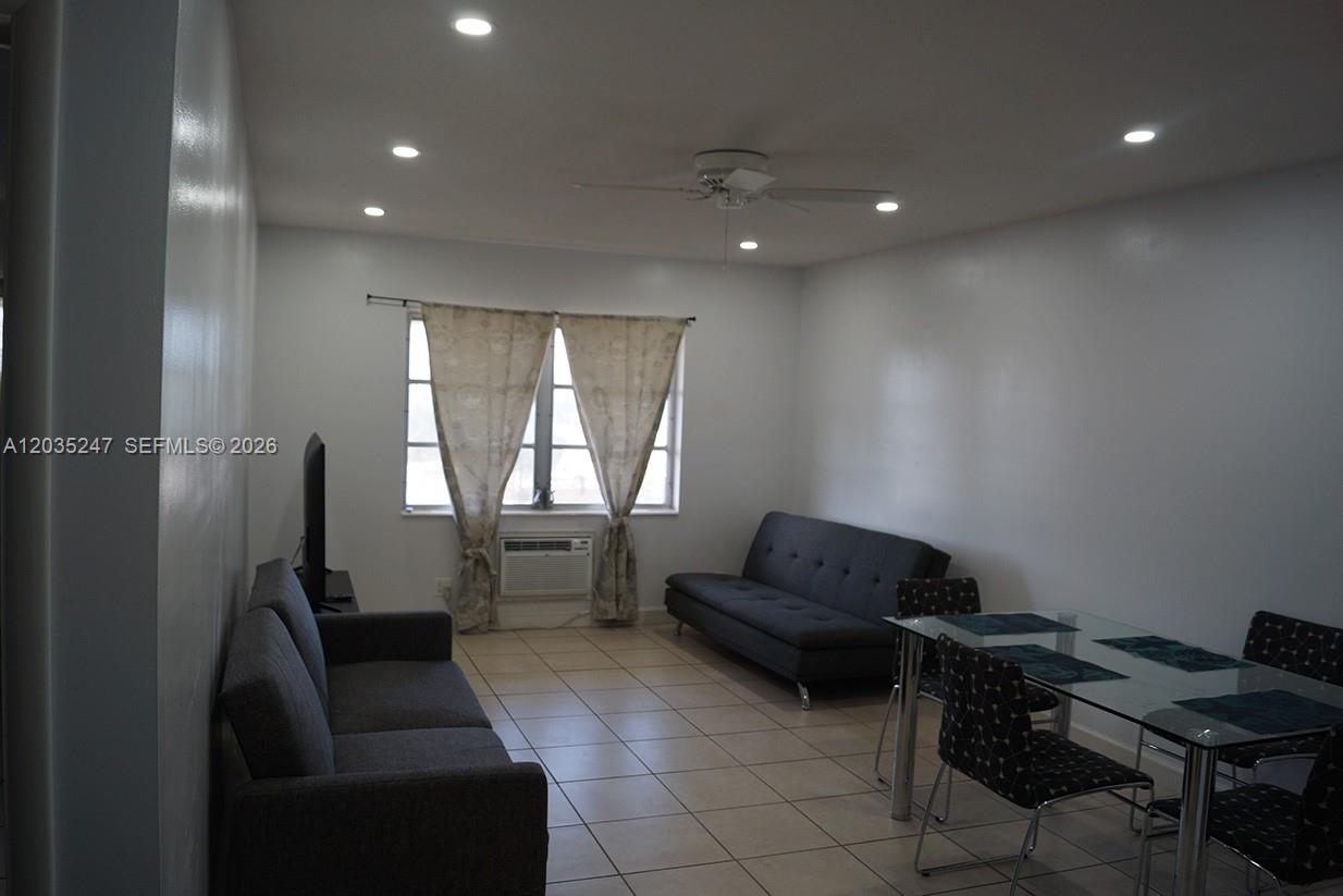 1250 E Sample Road 303, Pompano Beach, FL 33064, Pompano Beach