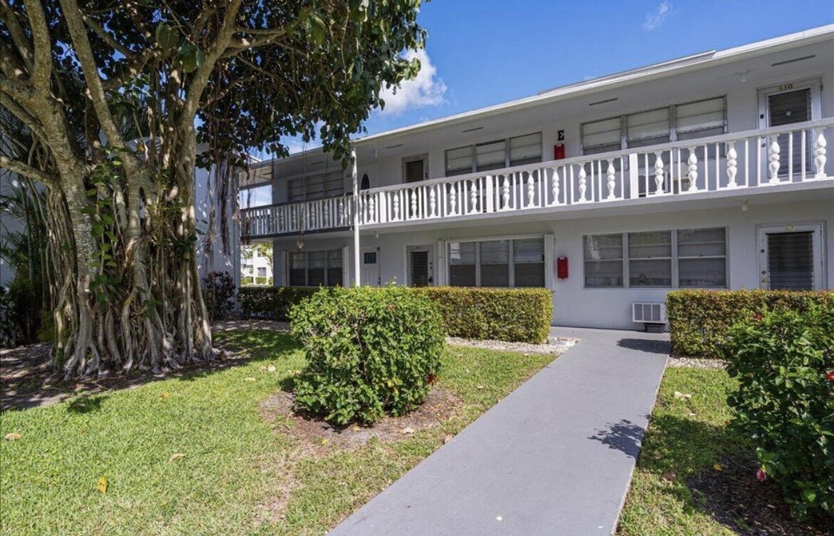 98 E Cambridge E, West Palm Beach, FL 33417, West Palm Beach