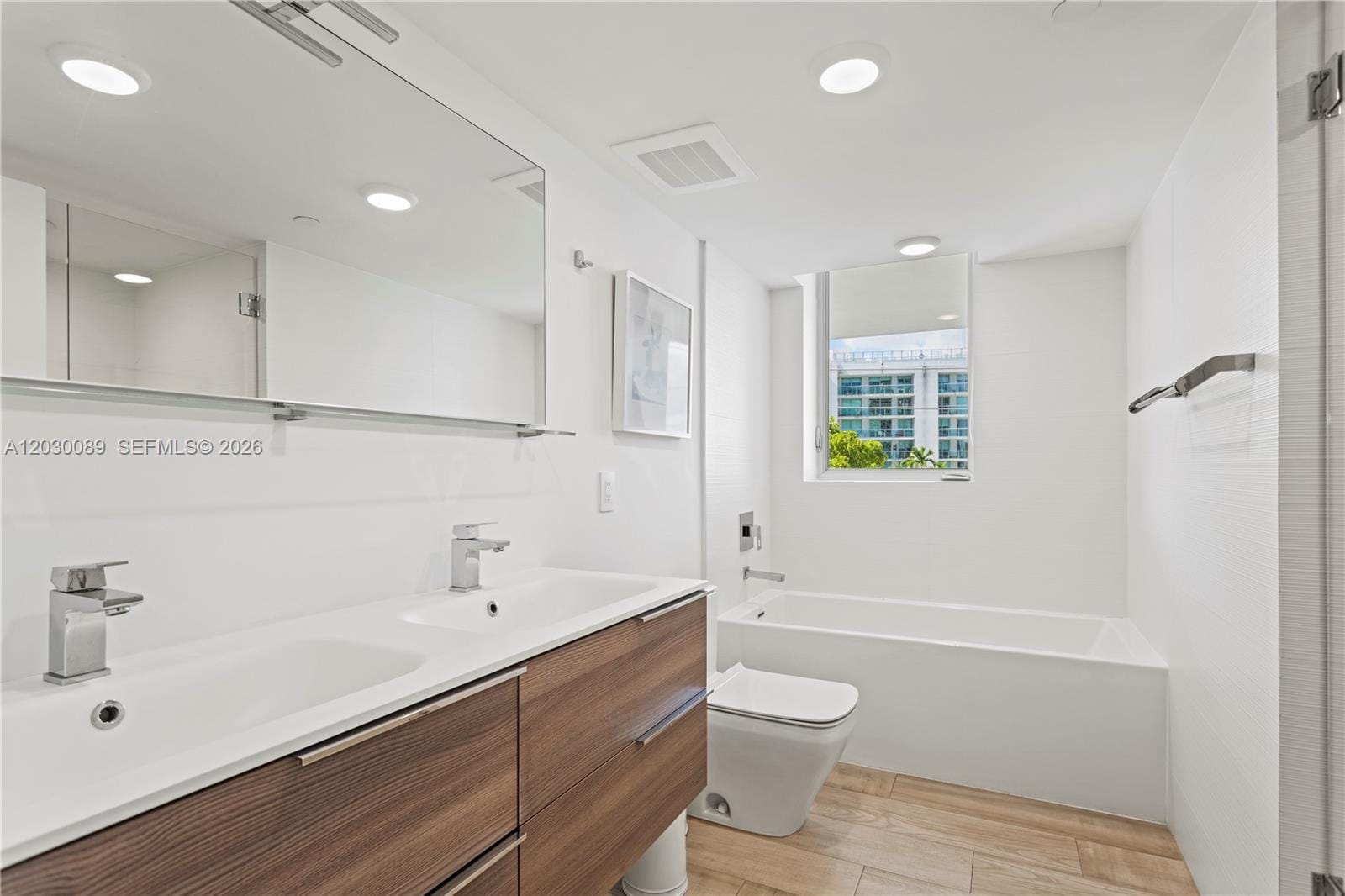 9261 E Bay Harbor Drive 407 — photo 5