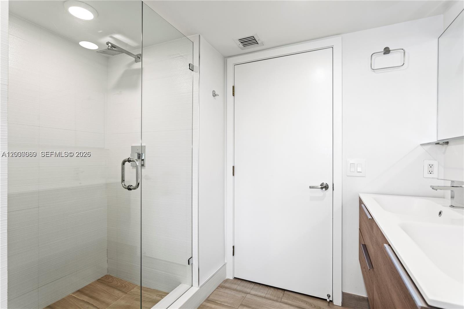 9261 E Bay Harbor Drive 407 — photo 6