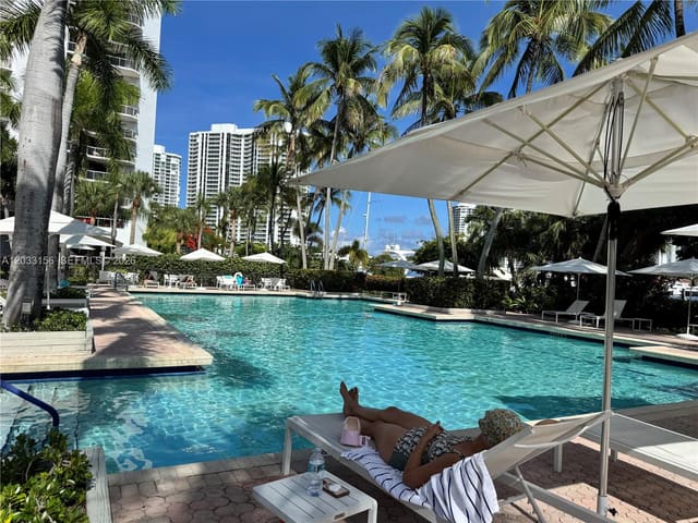 3610 Yacht Club Drive 312, Aventura, FL 33180