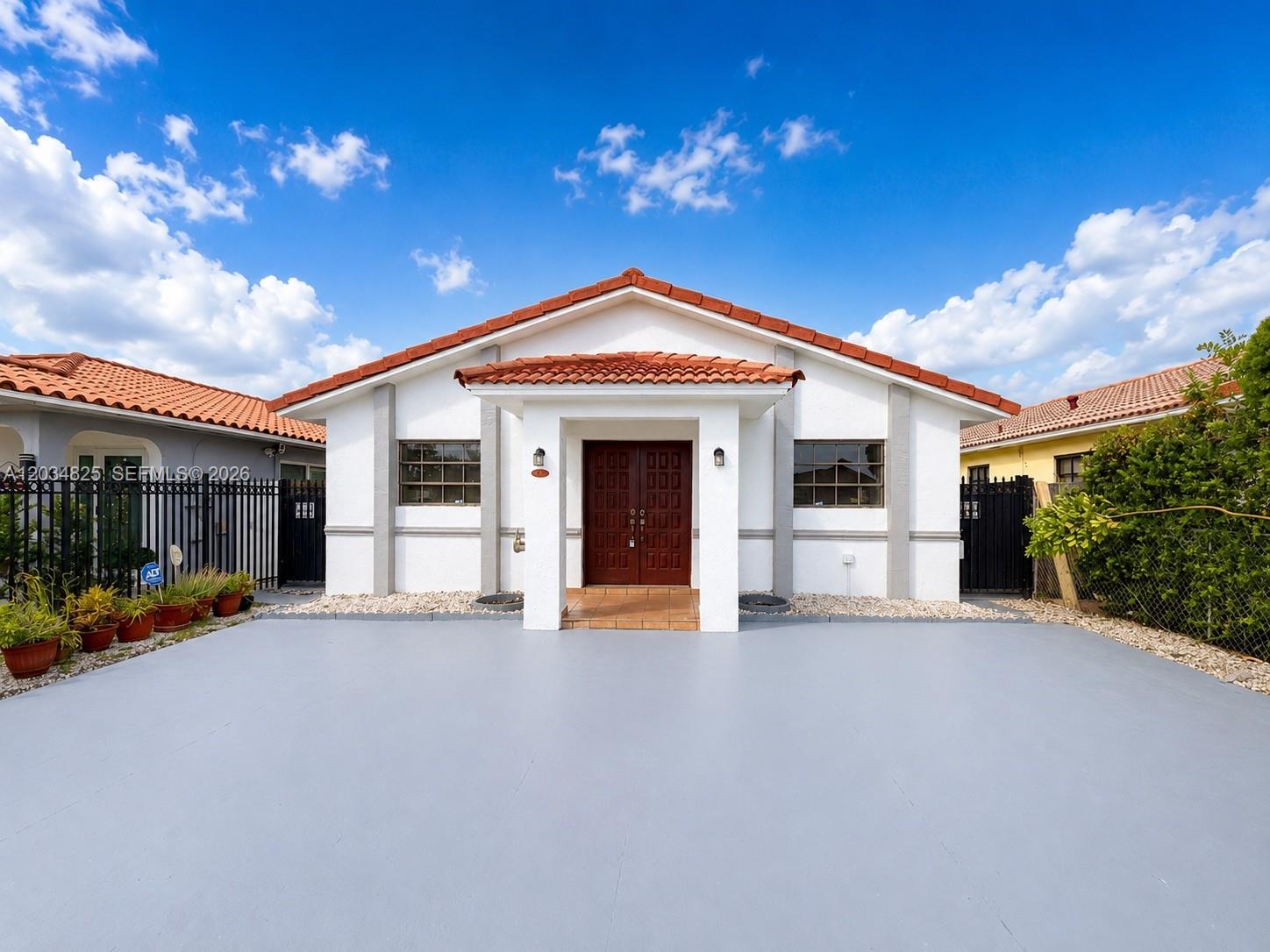 2485 W 70th Place, Hialeah, FL 33016, Hialeah