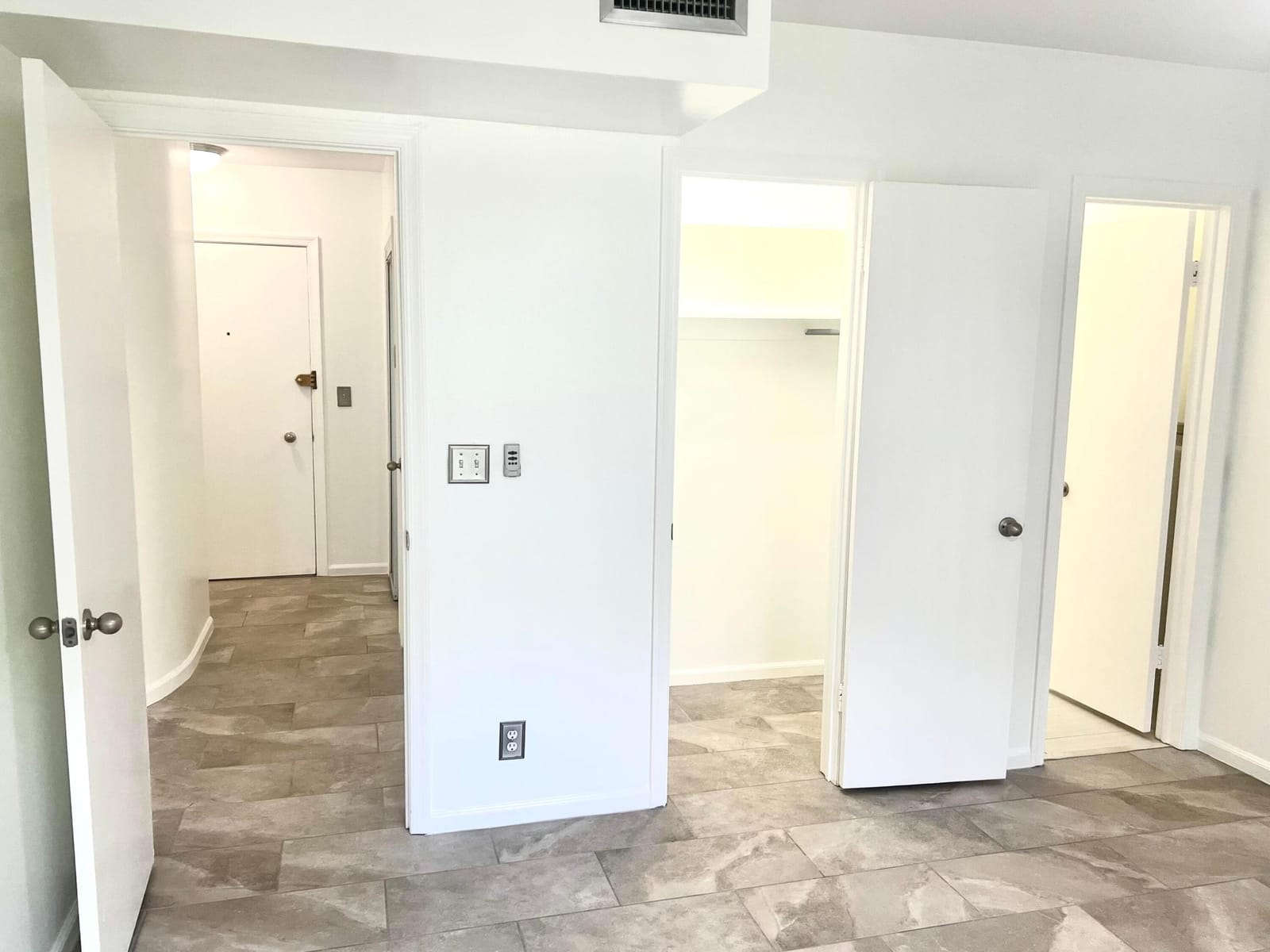 2201 NE 66th Street 1306 — photo 9