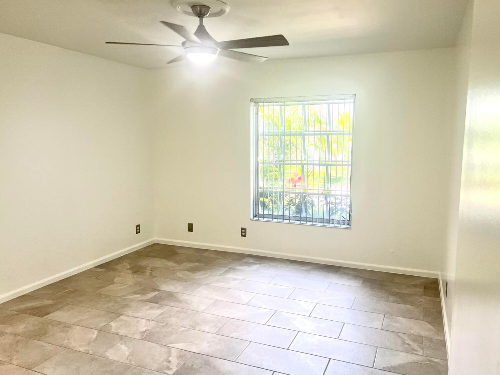 2201 NE 66th Street 1306 — photo 10