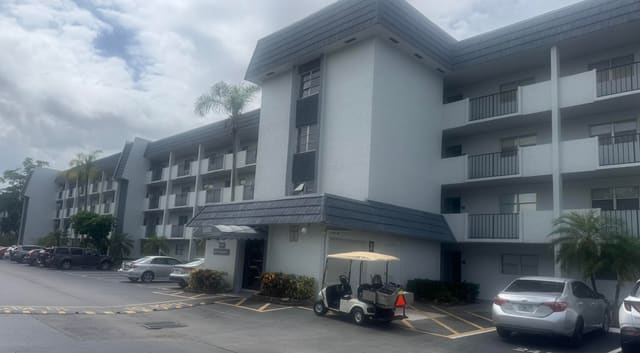 6080 NW 44th Street 109, Greens Of Inverrary, Lauderhill, FL