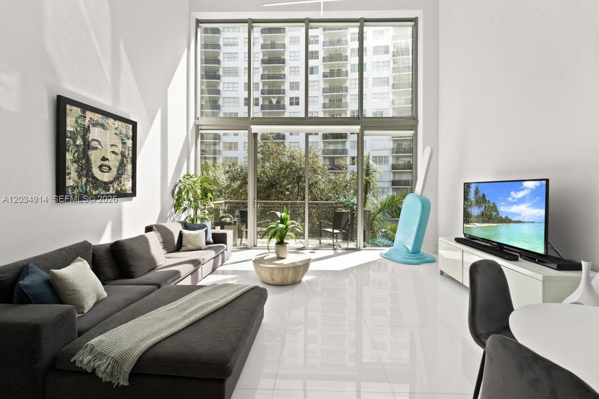 6000 Collins Avenue 517, Miami Beach, FL 33140, Miami Beach