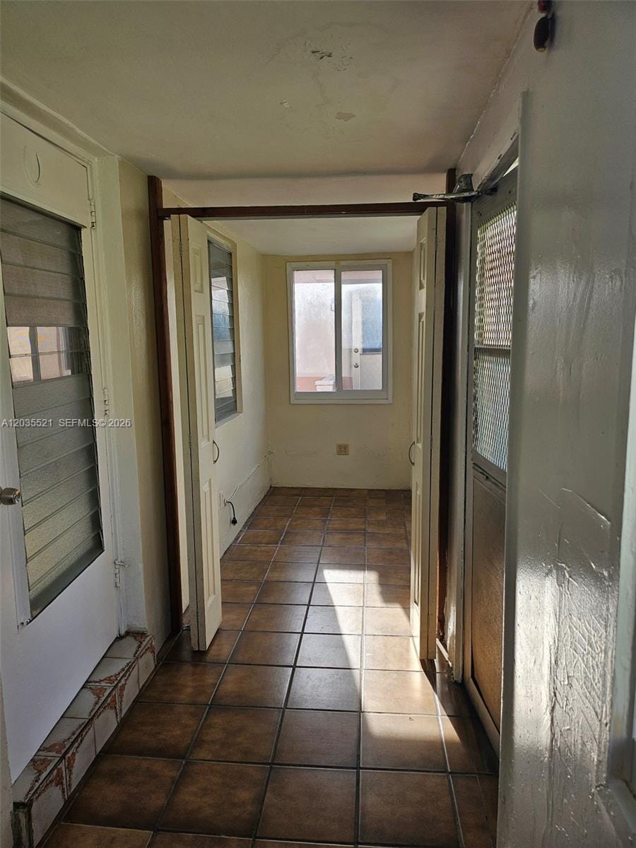 709 NE 4th Court 6 — photo 2