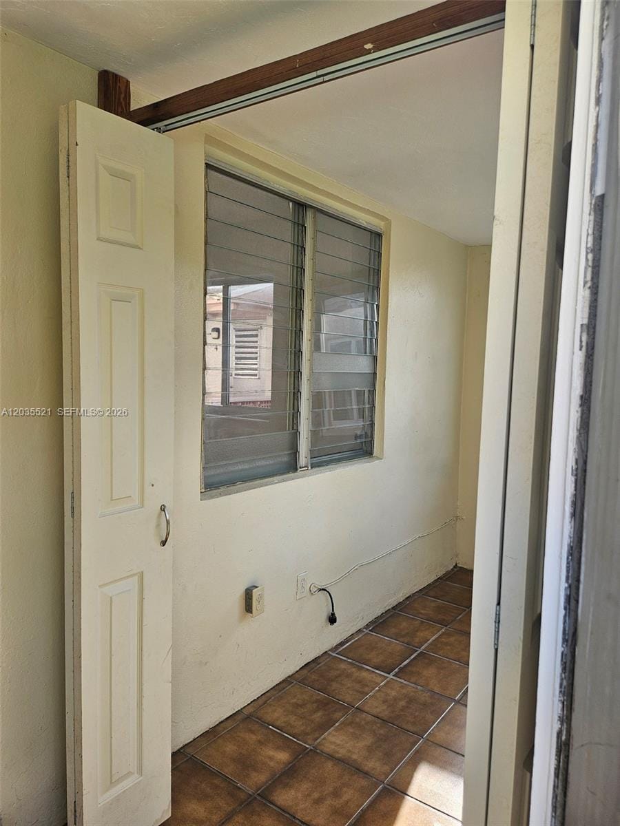 709 NE 4th Court 6 — photo 3