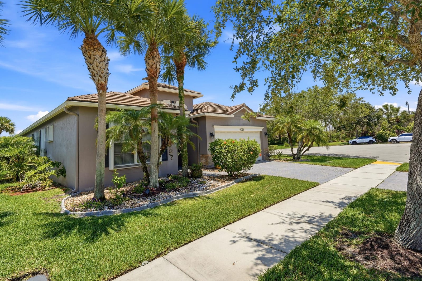 11031 SW Dunhill Court — photo 2