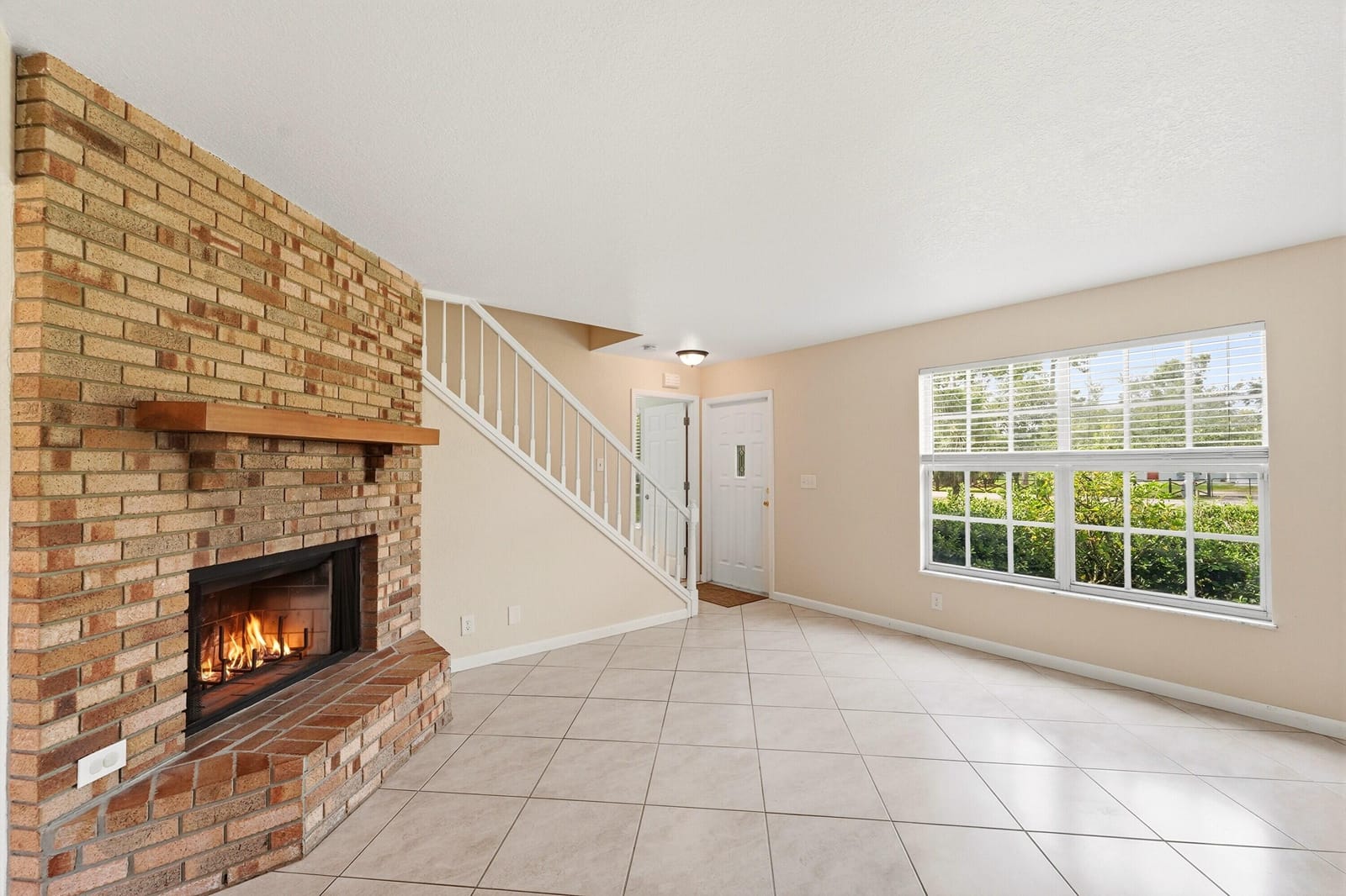 16317 Glasgow Drive E — photo 5