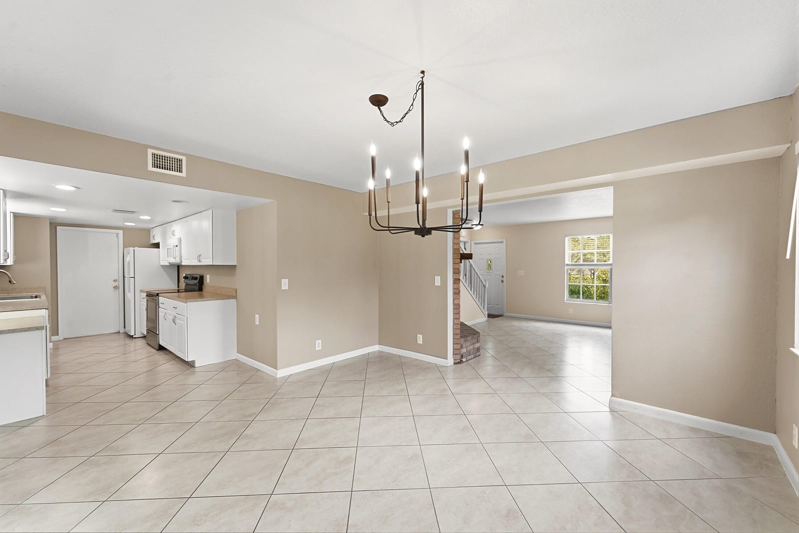 16317 Glasgow Drive E — photo 7