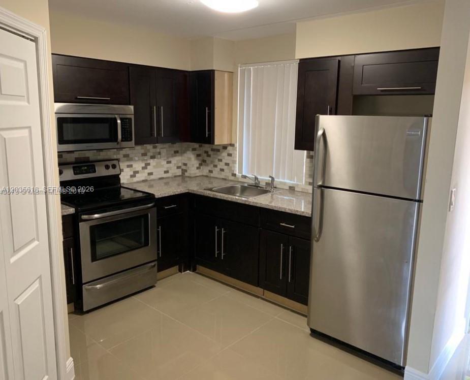 6175 NW 186th Street 305, Hialeah, FL 33015, Hialeah