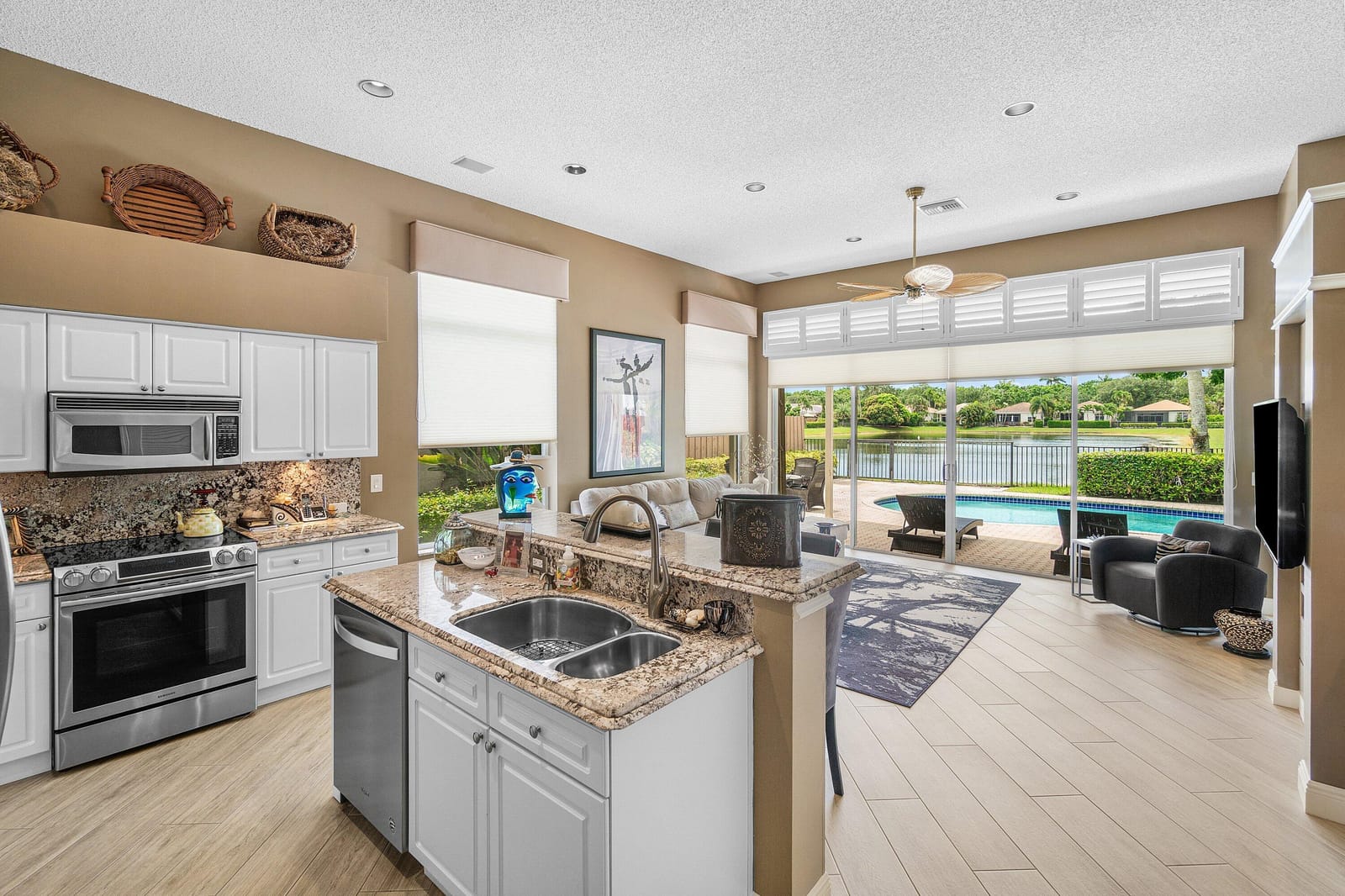 2432 NW 67th Street — photo 9