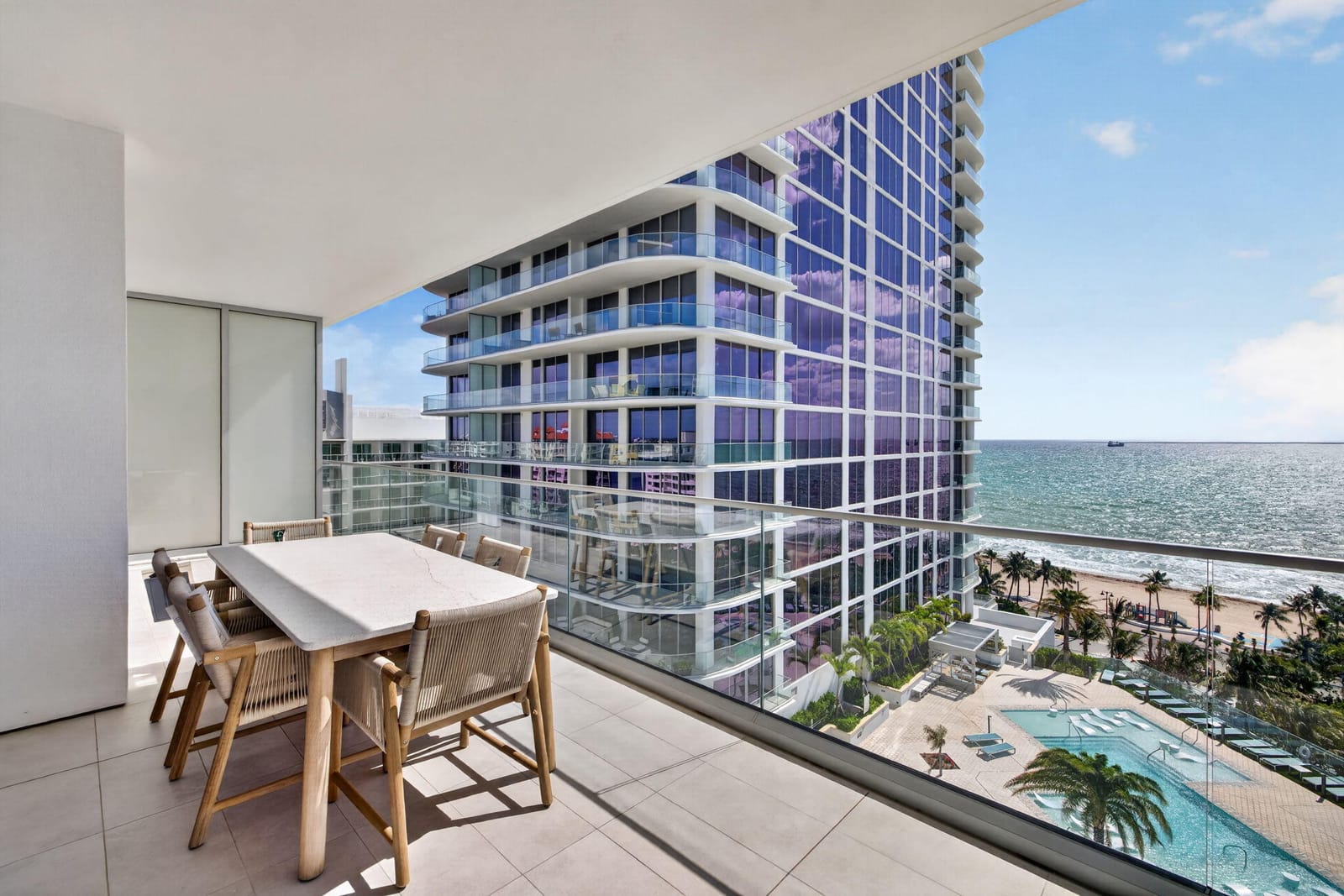 153 N Seabreeze Boulevard 901-s — photo 8