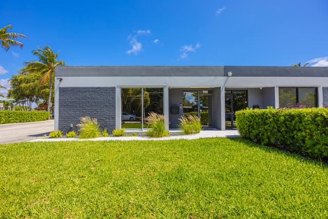 705 Bond Way, Delray Beach, FL