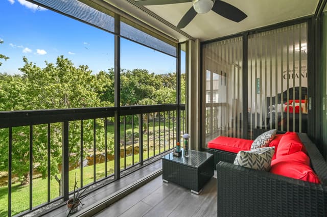 8441 Forest Hills Drive 306, Greenglades, Coral Springs, FL