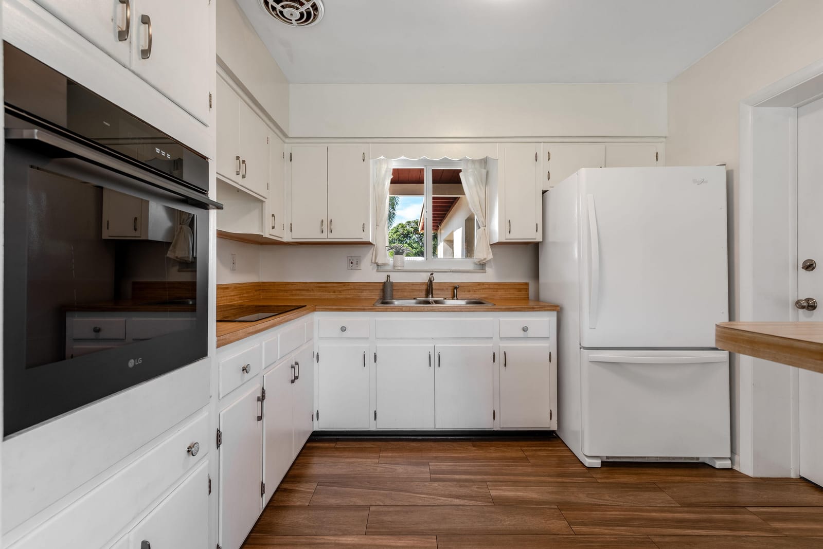 1777 NE 46th Street — photo 11