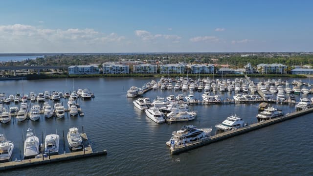 975 NW Flagler Avenue 206, Harborage Yacht, Stuart, FL