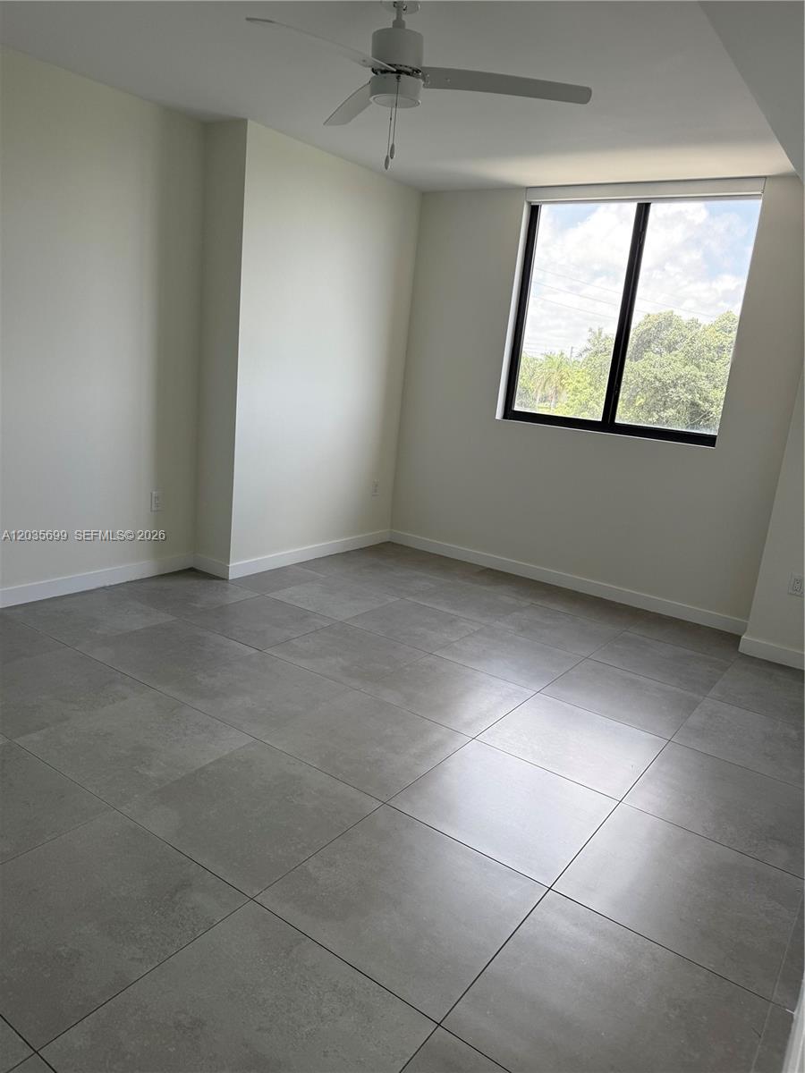 16395 Biscayne Boulevard 318, North Miami Beach, FL 33160, North Miami Beach
