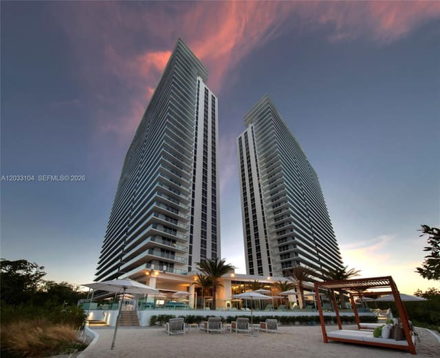 16385 Biscayne Boulevard 1417, North Miami Beach, FL 33160