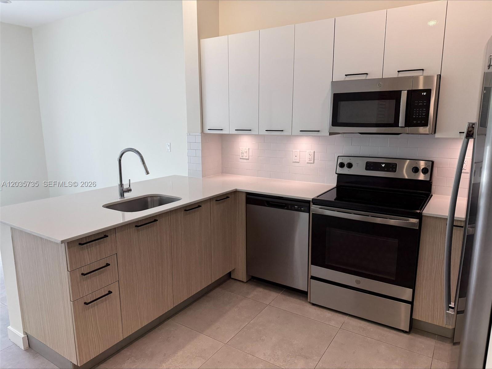 16395 Biscayne Boulevard 901, North Miami Beach, FL 33160, North Miami Beach