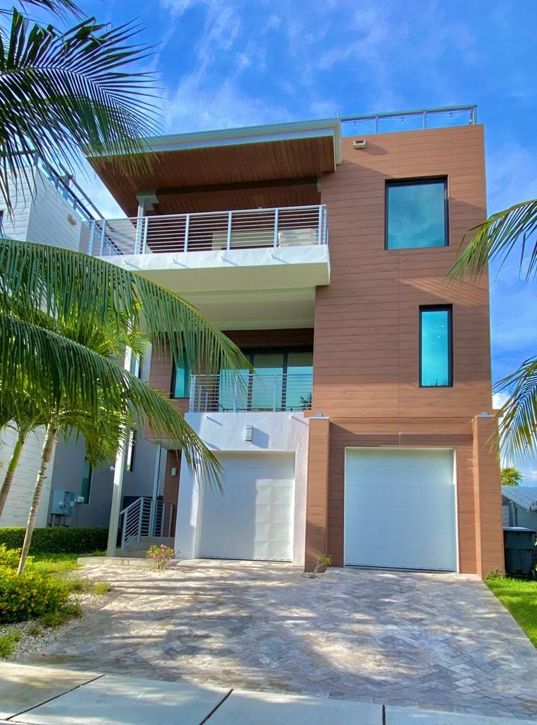348 Balboa Street, Hollywood, FL 33019, Hollywood